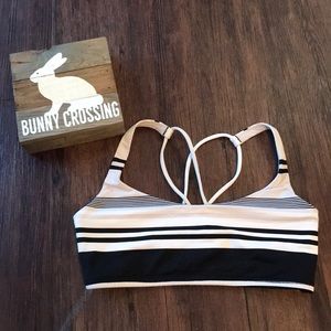 Lululemon Sz 6 Free to Be strappy sports bra